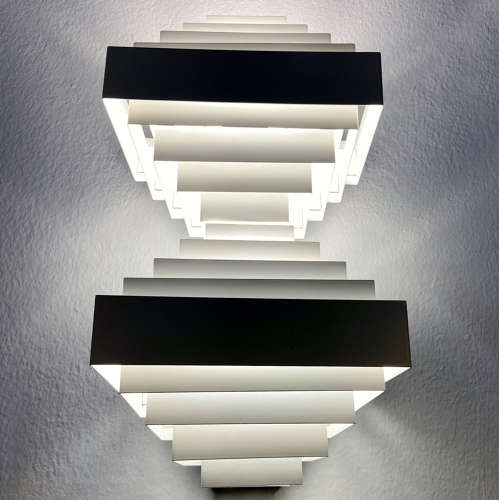 Geometric pair of White Metal Wall Light attributed to Spectral, 1980'
