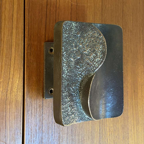 Architectural Bronze Push and Pull Door Handle with Curves.