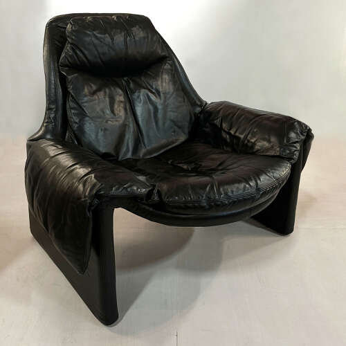 'P60' Saporiti Black Leather Lounge Chair and Ottoman by Vittorio Introini
